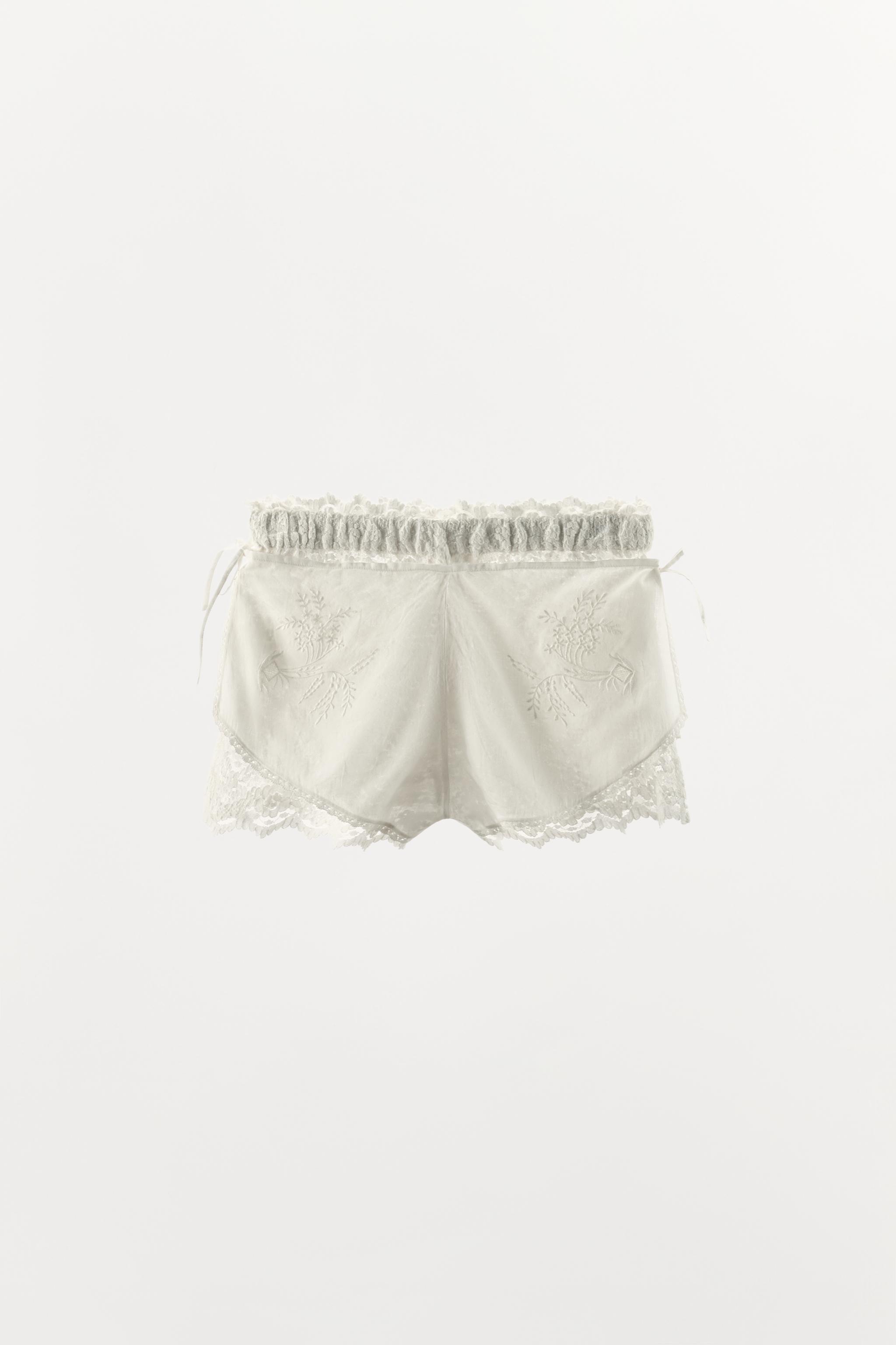 EMBROIDERED LACE SHORTS
